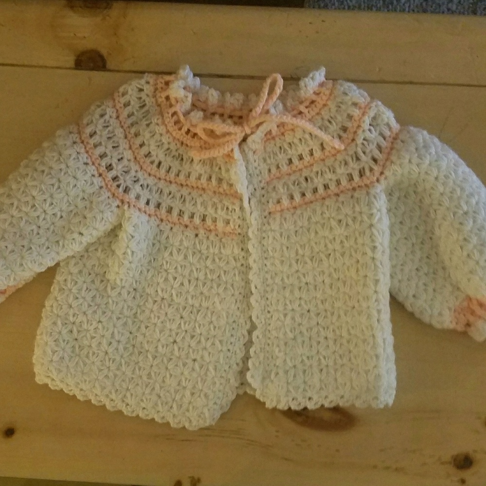 •3\$15• Vintage Handmade Baby Cardigan 🎀